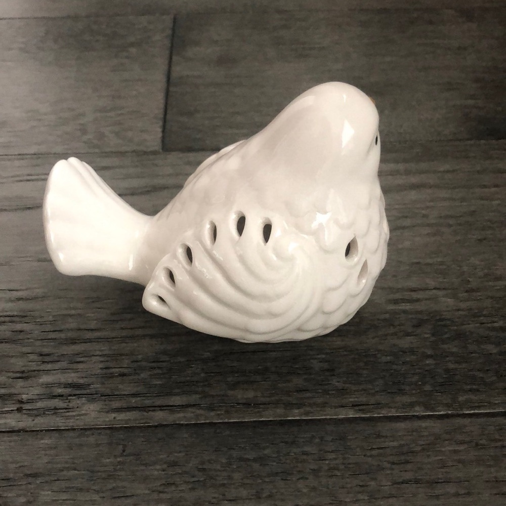 White small ceramic Dove accent decor - Picture 3 of 8
